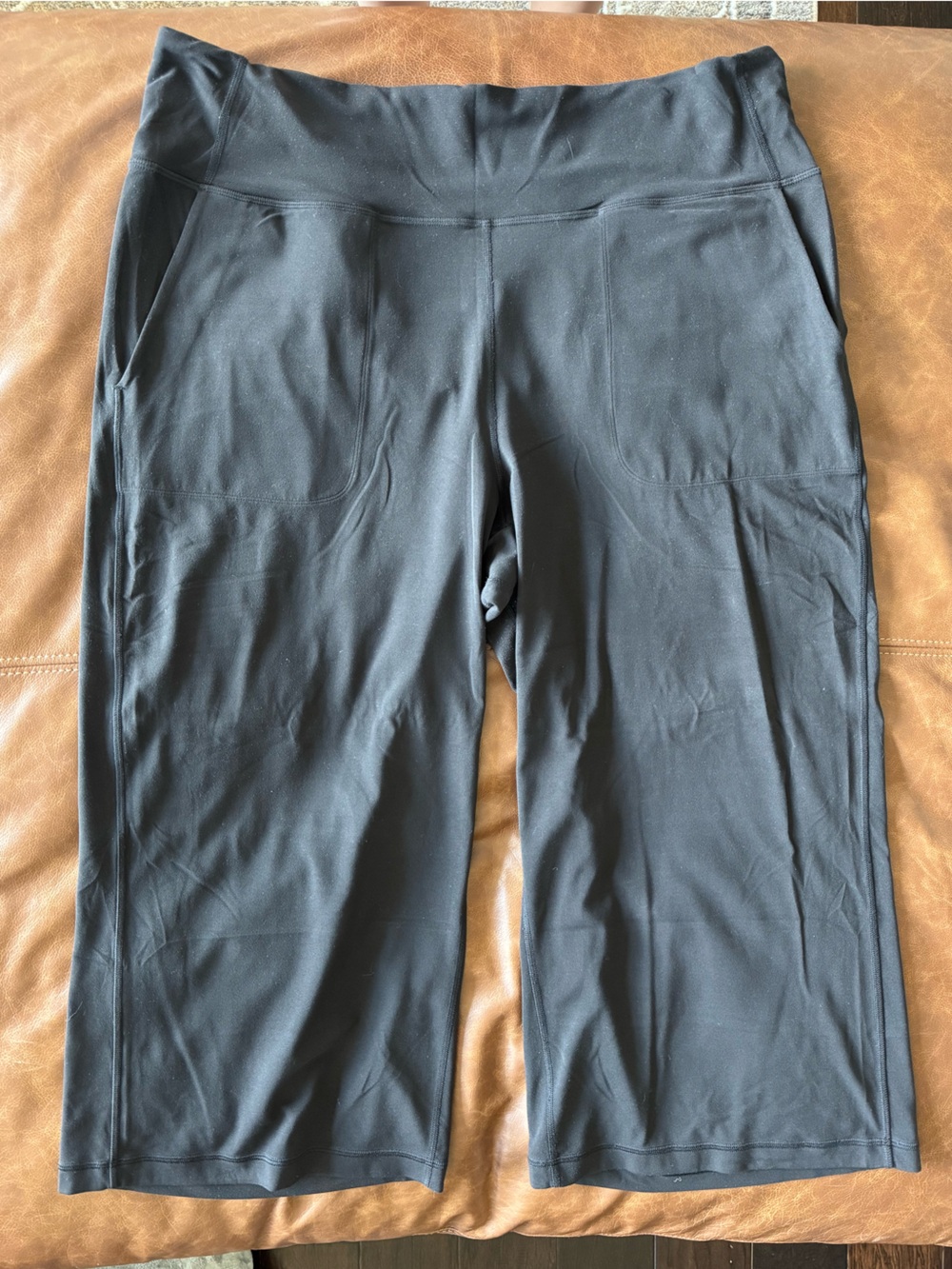 Lululemon cropped black align leggings
